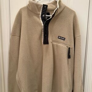 Columbia Camel and Black Fleece Pullover